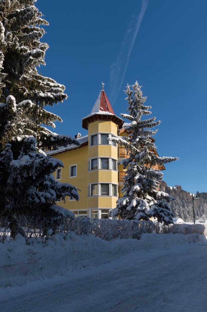 Hotel Cristallo Dobbiaco Exterior photo